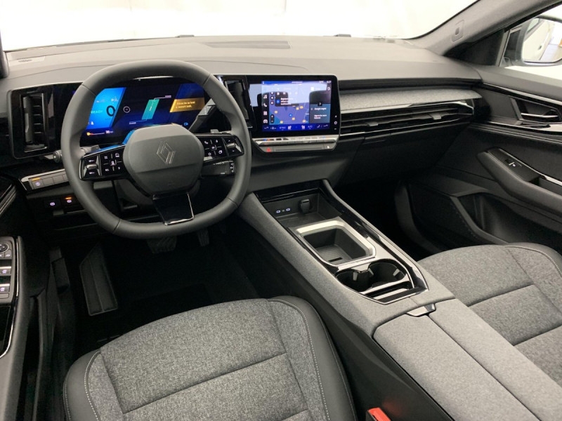 Photo 13 de l'offre de Renault AUSTRAL NOUVEAU FULL HYBRID E-TECH 200 CH EVOLUTION à 32598€ chez Carlyss automobiles Vitré