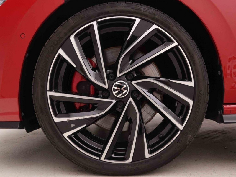 Photo 19 de l'offre de Volkswagen Golf GTi 2.0 TSi 245 DSG à 35172€ chez Carlyss automobiles Vitré