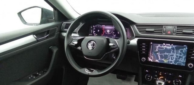 Photo 11 de l'offre de SKODA Superb Combi Superb Combi 2.0 TDI 150 SCR DSG7 Business à 32598€ chez Carlyss automobiles Vitré