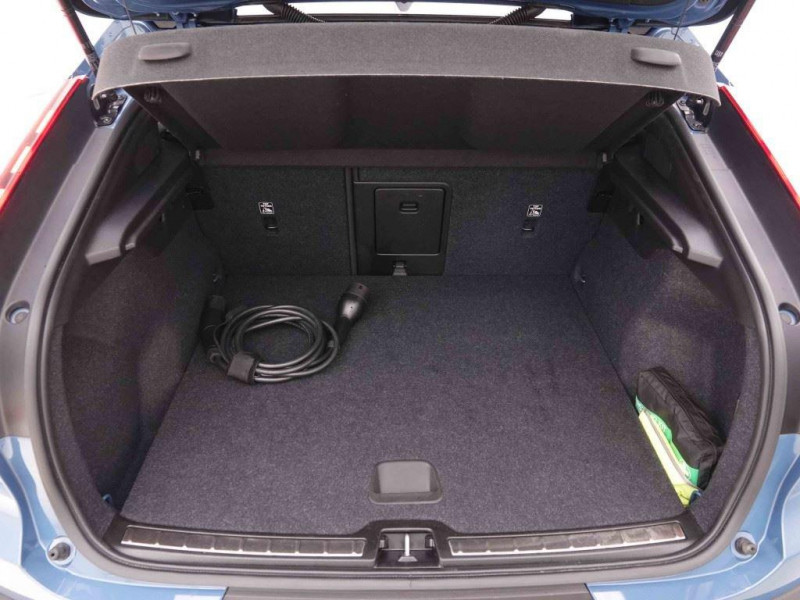 Photo 5 de l'offre de Volvo C40 79 kWh Recharge Dark à 36619€ chez Carlyss automobiles Vitré