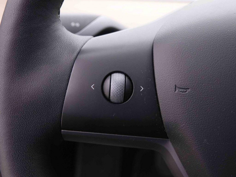 Photo 14 de l'offre de TESLA MODEL 3 476 Long Range Dual Motor AWD à 34998€ chez Carlyss automobiles Vitré