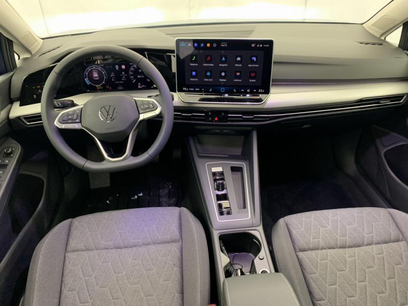 Photo 13 de l'offre de VOLKSWAGEN GOLF 8 1.5 eTSI EVO2 116 DSG7 Life Plus à 29998€ chez Carlyss automobiles Vitré