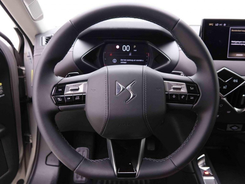 Photo 7 de l'offre de DS DS3 Crossback 1.2 T 130 EAT8 Antoine De Saint Exupery à 25518€ chez Carlyss automobiles Vitré