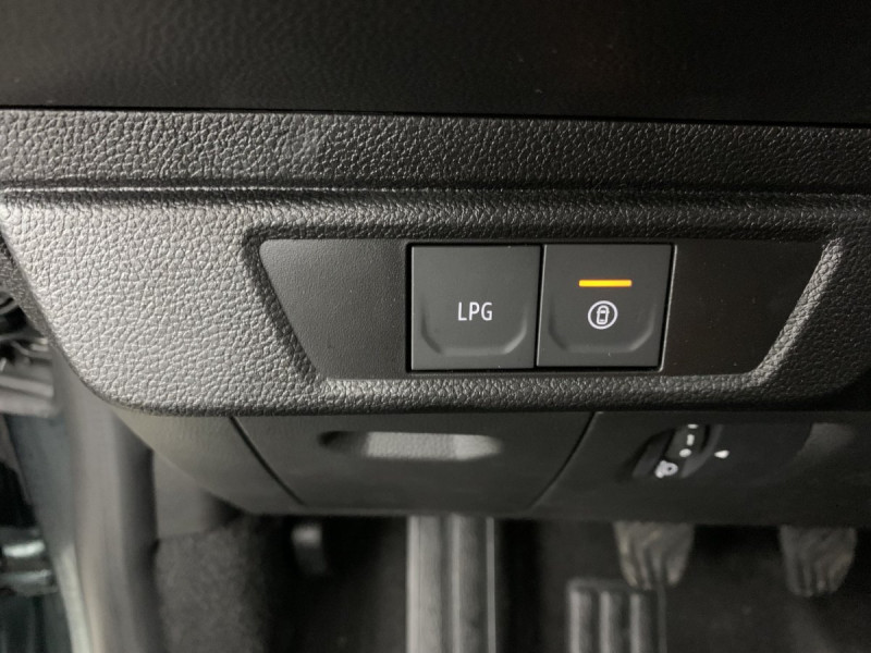 Photo 20 de l'offre de DACIA Sandero ECO-G 100 GSR2 Expression à 15998€ chez Carlyss automobiles Vitré