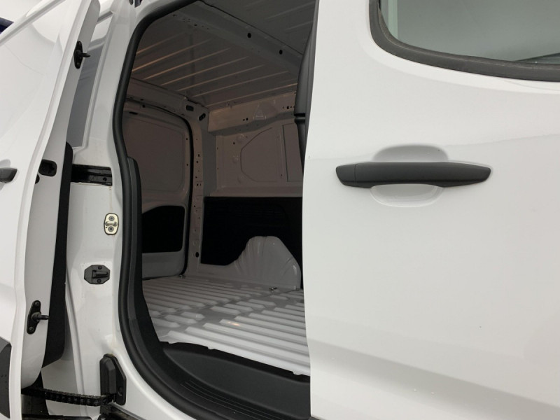 Photo 10 de l'offre de PEUGEOT Partner Fourgon XL 950 KG BLUEHDI 100 S&S BVM6 à 19197€ chez Carlyss automobiles Vitré