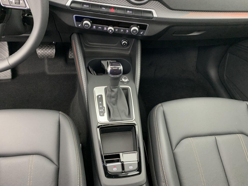 Photo 14 de l'offre de AUDI Q2 35 TFSI 150 S tronic 7 Design à 35598€ chez Carlyss automobiles Vitré