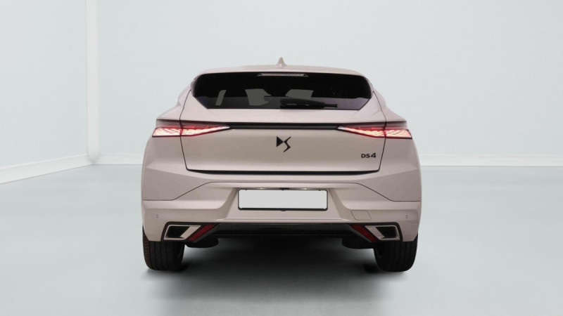 Photo 5 de l'offre de DS DS4 1.2 T 130 EAT8 Performance Line à 26198€ chez Carlyss automobiles Vitré