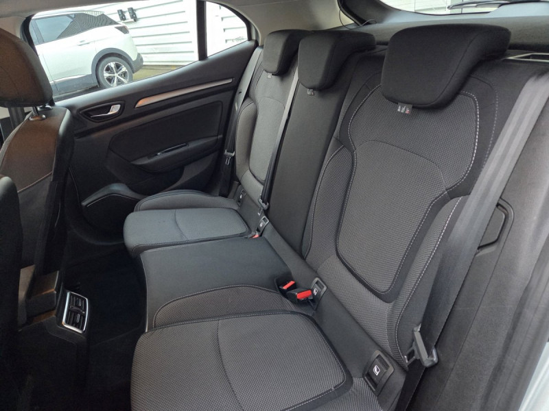 Photo 8 de l'offre de Renault Mégane Berline (4) evolution Blue dCi 115 à 14990€ chez Carlyss automobiles Vitré