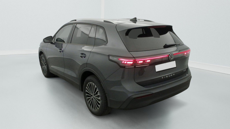 Photo 2 de l'offre de VOLKSWAGEN TIGUAN NOUVEAU 1.5 eTSI 150CV DSG7 LIFE PLUS à 39498€ chez Carlyss automobiles Vitré