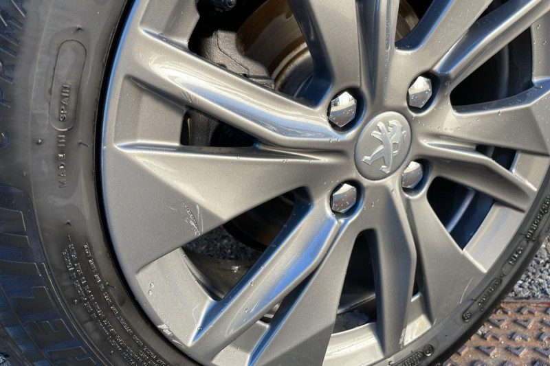 Photo 14 de l'offre de PEUGEOT 208 ELECTRIQUE 50 KWH 136CH ALLURE à 17811€ chez Carlyss automobiles Vitré