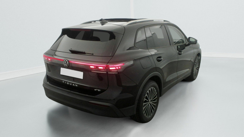 Photo 7 de l'offre de VOLKSWAGEN TIGUAN NOUVEAU 1.5 eTSI 150CV DSG7 LIFE PLUS à 37998€ chez Carlyss automobiles Vitré