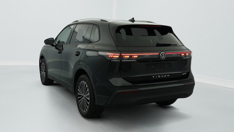 Photo 2 de l'offre de VOLKSWAGEN TIGUAN NOUVEAU 1.5 eTSI 150CV DSG7 LIFE PLUS à 39498€ chez Carlyss automobiles Vitré