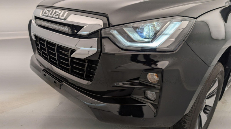 Photo 19 de l'offre de ISUZU D-MAX N60 CREW CAB 1.9 164 CH 4X4 BVA F à 44998€ chez Carlyss automobiles Vitré