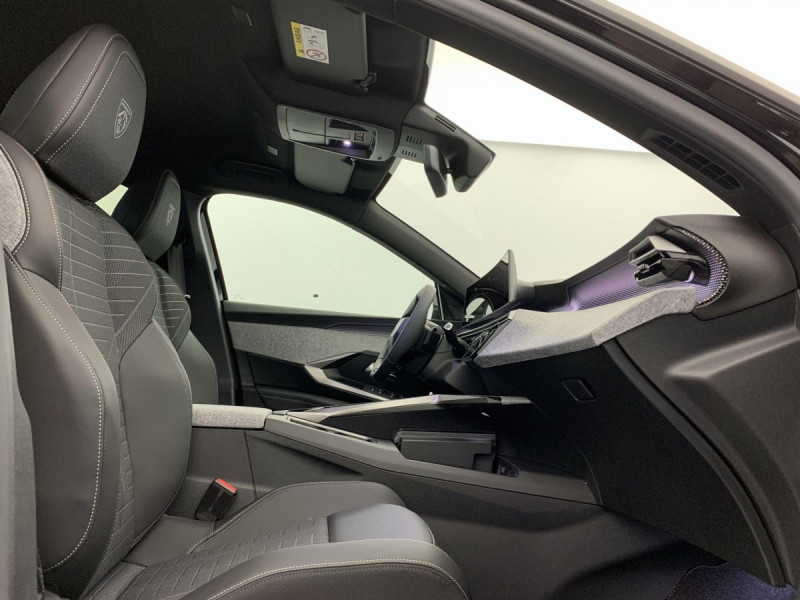 Photo 9 de l'offre de PEUGEOT 3008 Hybrid 145 e-DCS6 GT à 32958€ chez Carlyss automobiles Vitré