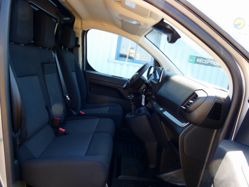 Photo 9 de l'offre de CITROEN Jumpy Fourgon M BLUEHDI 120 S&S BVM6 à 24837€ chez Carlyss automobiles Vitré