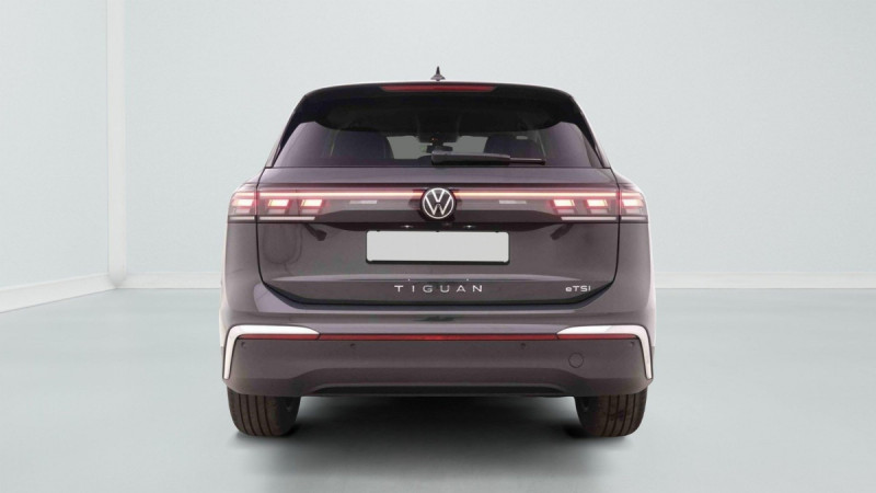 Photo 3 de l'offre de VOLKSWAGEN Tiguan 1.5 eTSi MHEV 150 DSG Elegance à 41998€ chez Carlyss automobiles Vitré