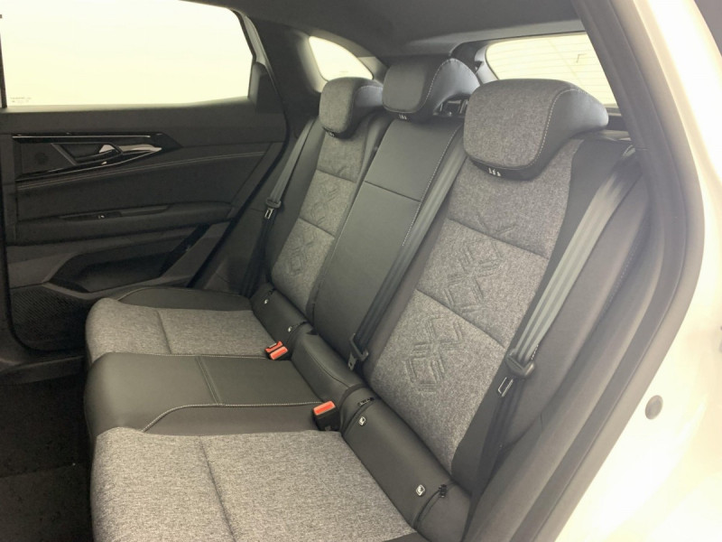 Photo 14 de l'offre de Renault AUSTRAL NOUVEAU FULL HYBRID E-TECH 200 CH EVOLUTION à 31998€ chez Carlyss automobiles Vitré