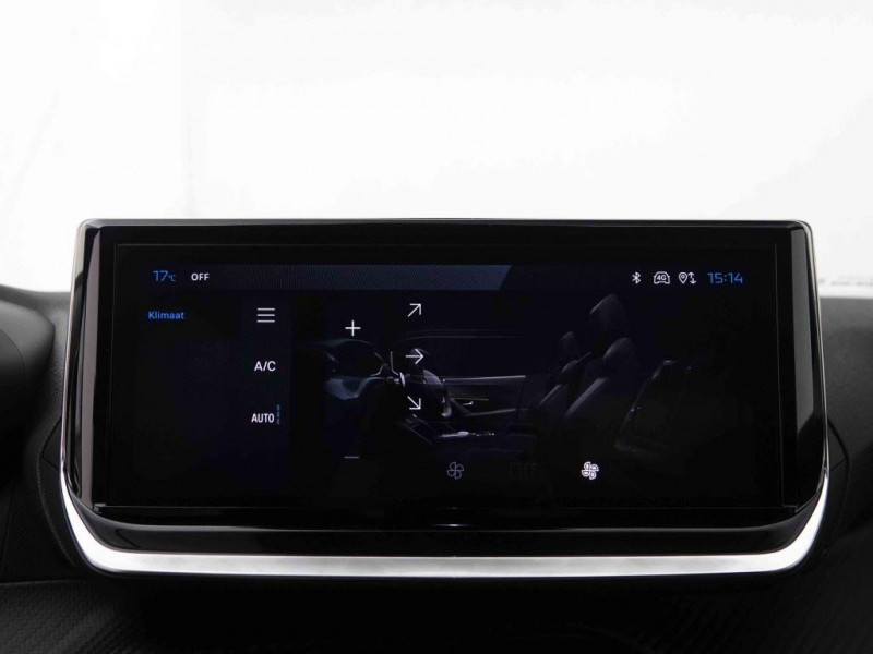 Photo 10 de l'offre de PEUGEOT 2008 1.2 HYBRID 145 eDCS6 Allure à 28698€ chez Carlyss automobiles Vitré