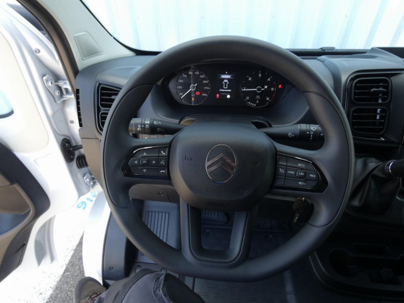 Photo 20 de l'offre de CITROEN Jumper Fourgon TOLE 35 L2H2 180 S&S BVA8 à 31437€ chez Carlyss automobiles Vitré