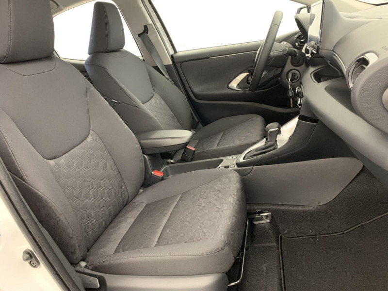 Photo 9 de l'offre de TOYOTA YARIS HYBRIDE 116h Dynamic à 20998€ chez Carlyss automobiles Vitré
