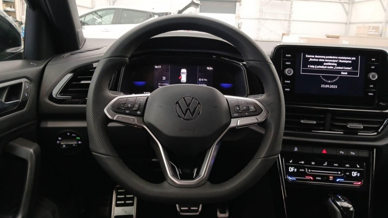 Photo 10 de l'offre de VOLKSWAGEN T-roc T-Roc 2.0 TDI 150 Start/Stop DSG7 R-Line à 38498€ chez Carlyss automobiles Vitré