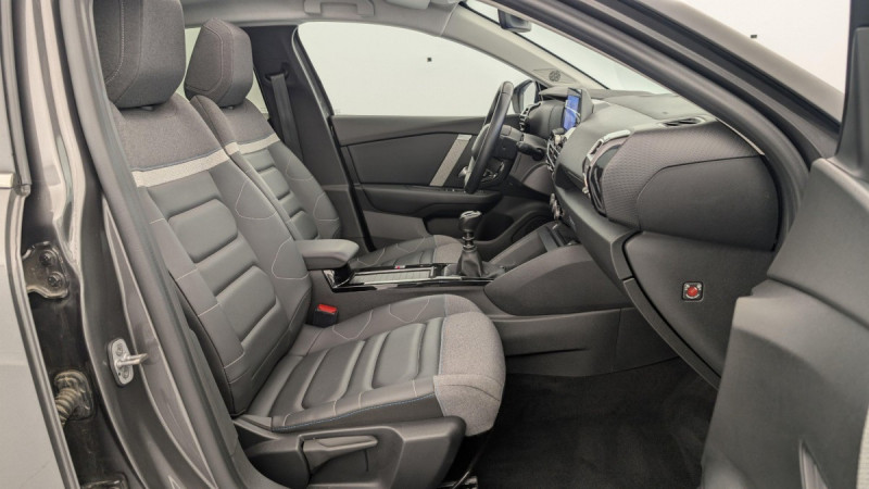 Photo 9 de l'offre de CITROEN C4 PureTech 130 S&S BVM6 Shine à 15514€ chez Carlyss automobiles Vitré