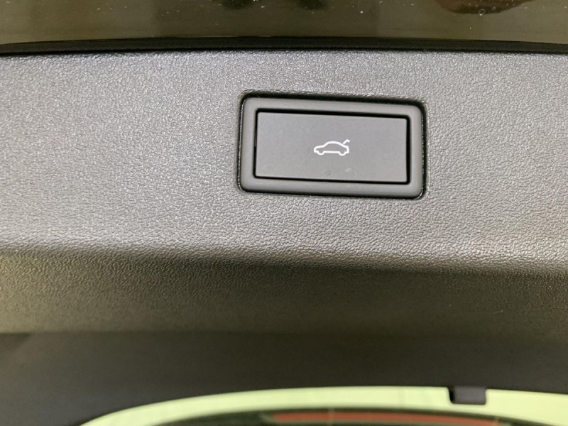 Photo 17 de l'offre de VOLKSWAGEN TIGUAN NOUVEAU 1.5 eTSI 150CV DSG7 LIFE PLUS à 37998€ chez Carlyss automobiles Vitré