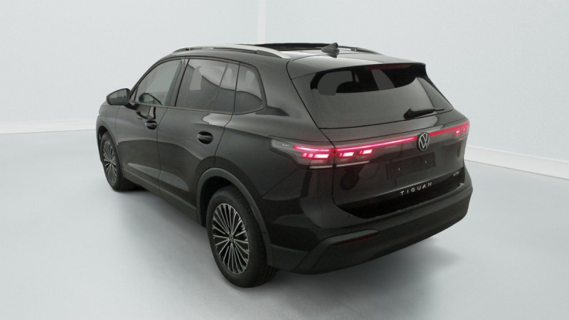 Photo 5 de l'offre de VOLKSWAGEN TIGUAN NOUVEAU 1.5 eTSI 150CV DSG7 LIFE PLUS à 38998€ chez Carlyss automobiles Vitré