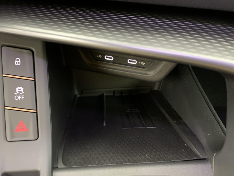 Photo 20 de l'offre de Cupra Terramar 1.5 eTSI Hybrid 150 ch DSG7 V à 35998€ chez Carlyss automobiles Vitré