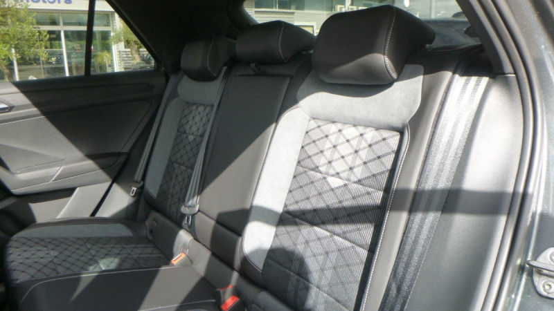 Photo 15 de l'offre de VOLKSWAGEN T-roc T-Roc 1.5 TSI EVO2 150 Start/Stop DSG7 R-Line Edition à 36398€ chez Carlyss automobiles Vitré
