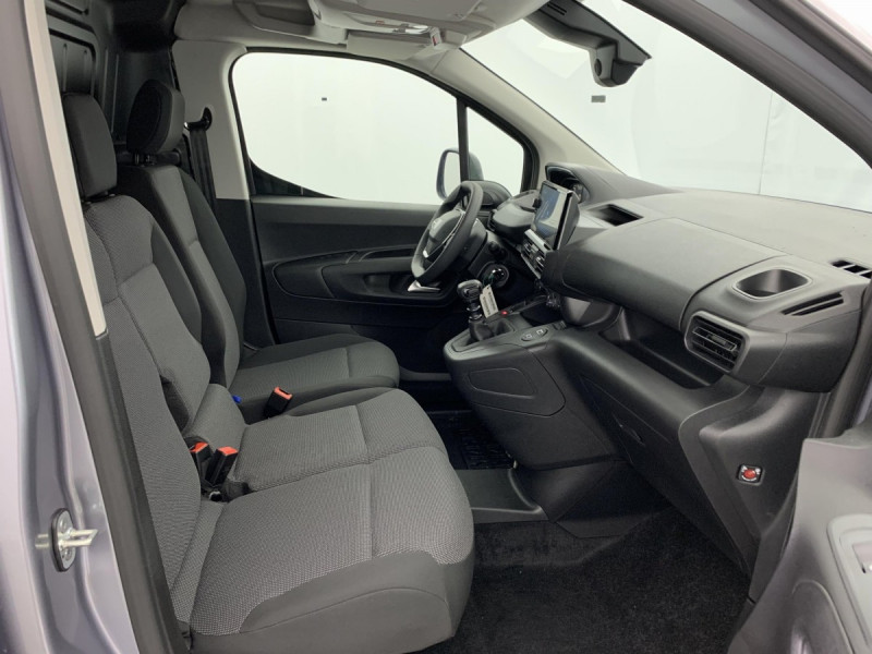 Photo 9 de l'offre de PEUGEOT Partner Fourgon M 650 KG BLUEHDI 100 S&S BVM6 à 19797€ chez Carlyss automobiles Vitré