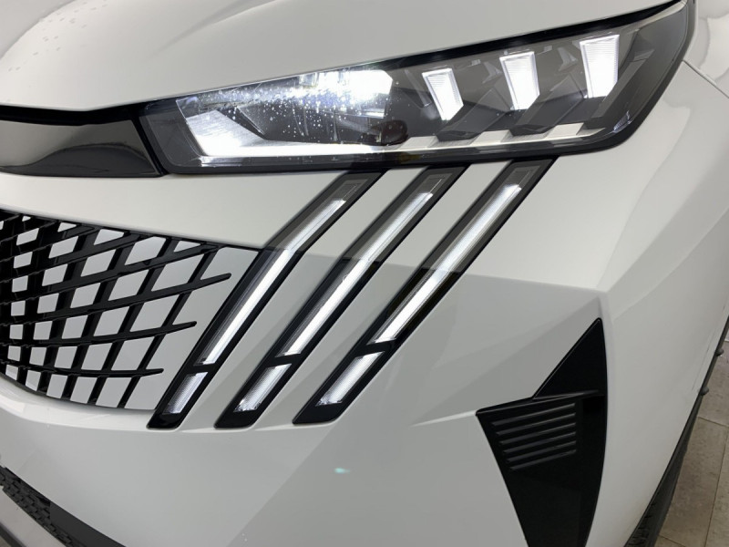 Photo 24 de l'offre de PEUGEOT 3008 Hybrid 145 e-DCS6 GT à 31598€ chez Carlyss automobiles Vitré