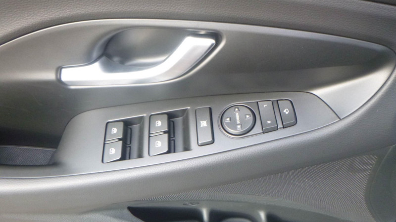 Photo 14 de l'offre de HYUNDAI I30 1.0 T-GDi 100 BVM Creative à 22998€ chez Carlyss automobiles Vitré