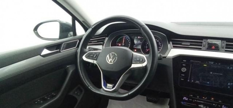 Photo 12 de l'offre de VOLKSWAGEN Passat SW Passat SW 1.4 TSI Hybride Rechargeable DSG6 GTE à 28598€ chez Carlyss automobiles Vitré