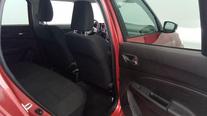 Photo 15 de l'offre de SUZUKI Swift Swift 1.2 Dualjet Hybrid Auto (CVT) Pack à 18598€ chez Carlyss automobiles Vitré