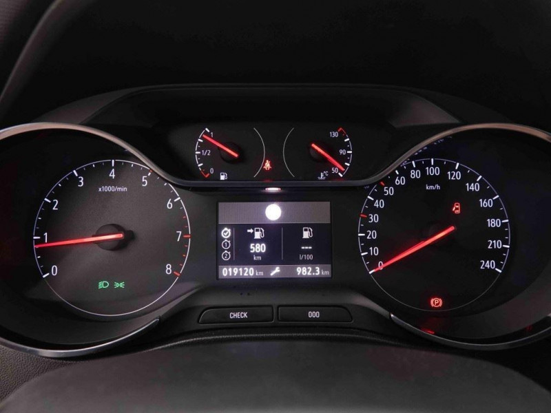 Photo 8 de l'offre de OPEL Crossland 1.2 Turbo 110 ch Elegance à 19298€ chez Carlyss automobiles Vitré