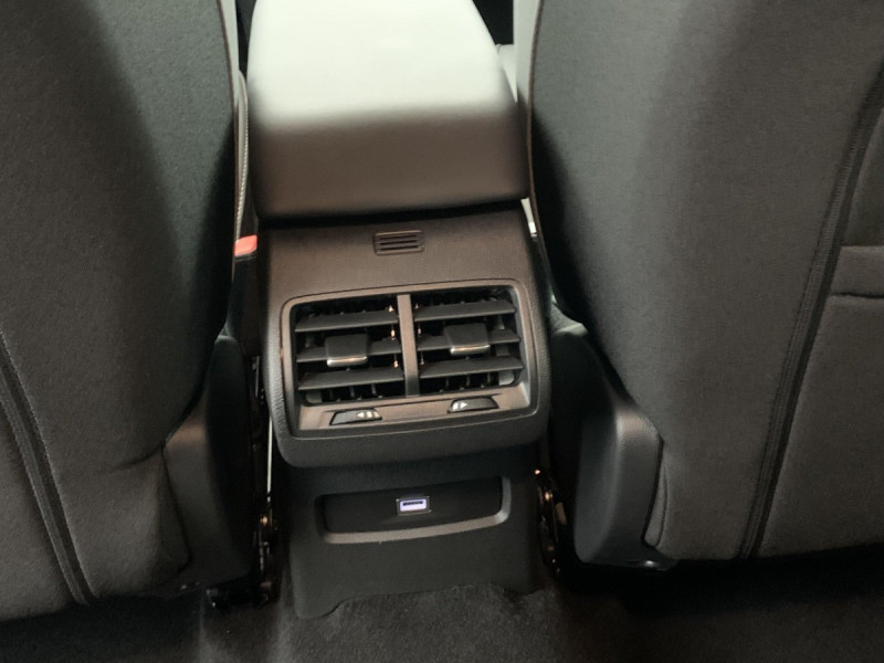 Photo 15 de l'offre de CITROEN C4 Hybride 145 e-DCS6 Max à 22998€ chez Carlyss automobiles Vitré