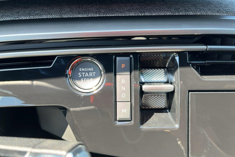 Photo 16 de l'offre de PEUGEOT 3008 Hybrid 145 e-DCS6 Allure à 28998€ chez Carlyss automobiles Vitré