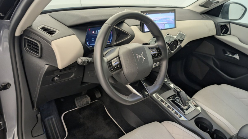 Photo 15 de l'offre de DS DS3 PureTech 130 EAT8 Esprit de Voyage à 21092€ chez Carlyss automobiles Vitré