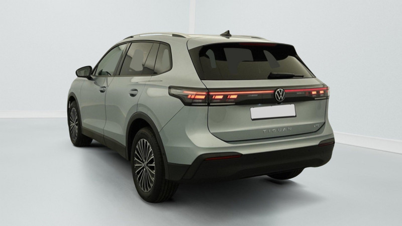 Photo 5 de l'offre de VOLKSWAGEN TIGUAN NOUVEAU 1.5 eTSI 150CV DSG7 LIFE PLUS à 37998€ chez Carlyss automobiles Vitré