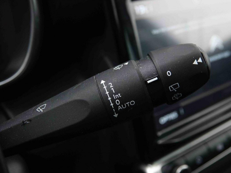 Photo 13 de l'offre de CITROEN C3 Aircross 1.2 T 130 EAT6 MAX à 19301€ chez Carlyss automobiles Vitré