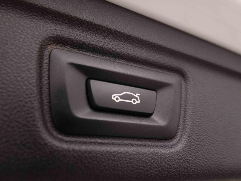 Photo 3 de l'offre de Bmw 3 330i Touring Steptronic M-Pack à 46965€ chez Carlyss automobiles Vitré