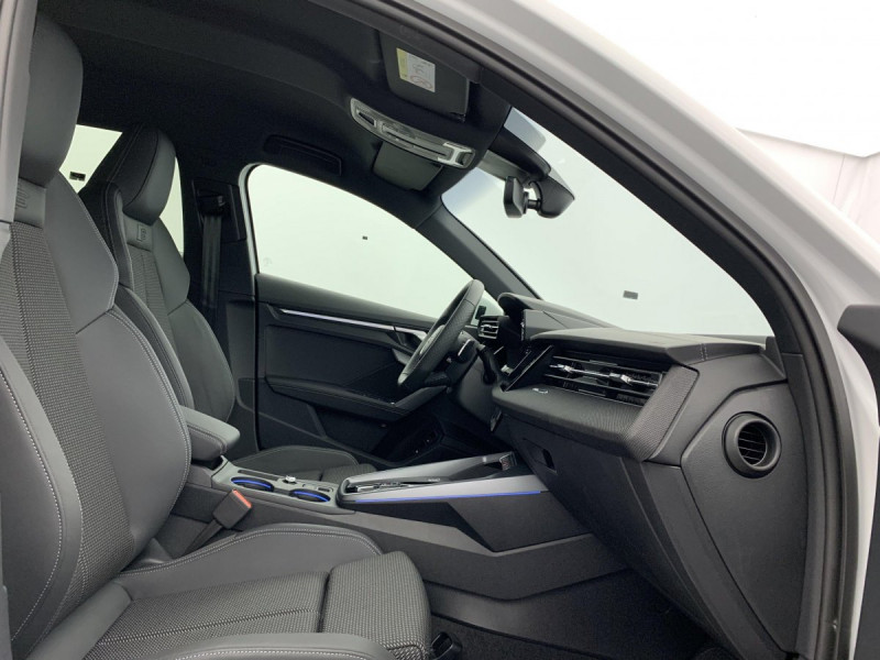 Photo 9 de l'offre de Audi A3 ALLSTREET TFSI e Hybride rechargeable 204 S tronic 6 Design à 42998€ chez Carlyss automobiles Vitré