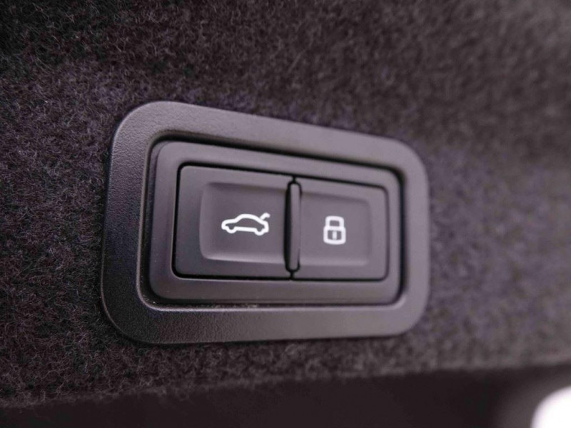 Photo 5 de l'offre de AUDI A6 50 TDi 285 Quattro Sport Black Style à 38147€ chez Carlyss automobiles Vitré