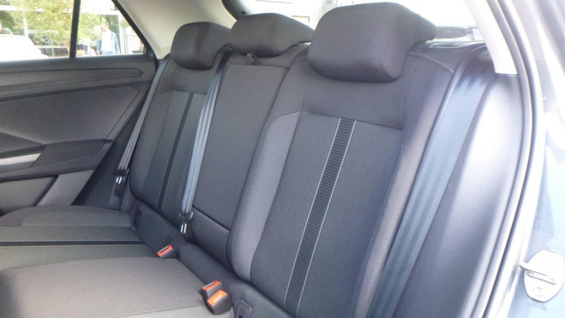 Photo 4 de l'offre de VOLKSWAGEN T-roc T-Roc 2.0 TDI 150 Start/Stop DSG7 VW Edition à 34398€ chez Carlyss automobiles Vitré