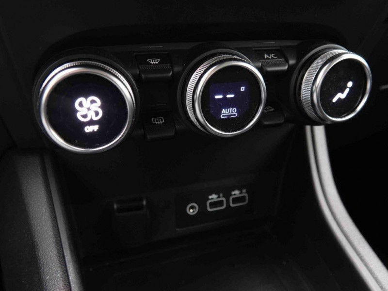 Photo 10 de l'offre de RENAULT CAPTUR 1.0 tce 90 techno à 21198€ chez Carlyss automobiles Vitré