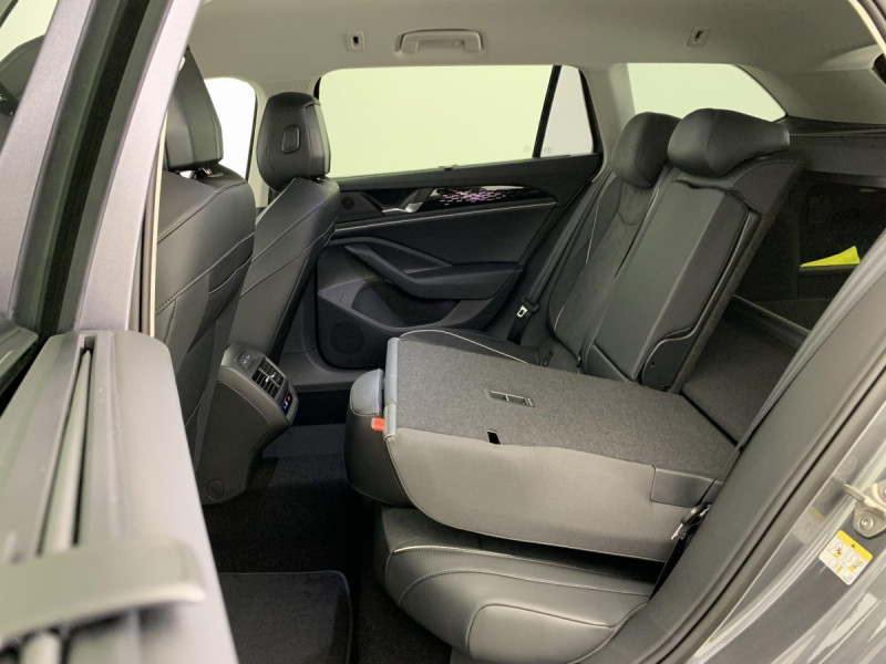 Photo 12 de l'offre de VOLKSWAGEN Passat 1.5 eTSI OPF 150 DSG7 Elegance à 39598€ chez Carlyss automobiles Vitré