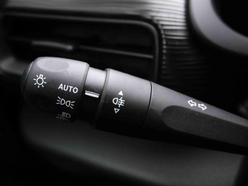 Photo 17 de l'offre de Jeep Avenger 1.2 Turbo T3 100 ch Altitude à 23698€ chez Carlyss automobiles Vitré