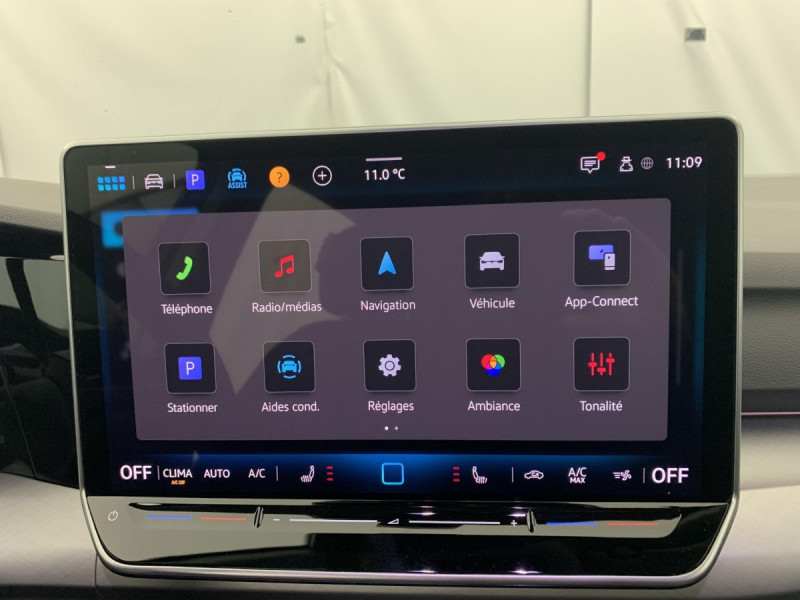 Photo 15 de l'offre de VOLKSWAGEN GOLF 8 1.5 ETSI EVO2 150 DSG7 LIFE PLUS à 30598€ chez Carlyss automobiles Vitré