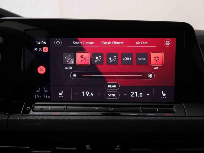 Photo 15 de l'offre de Volkswagen Golf GTi 2.0 TSi 245 DSG Black Style à 31114€ chez Carlyss automobiles Vitré